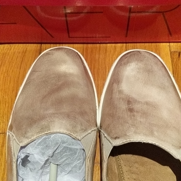 Aerosoles fun fact sneakers - Picture 3 of 3